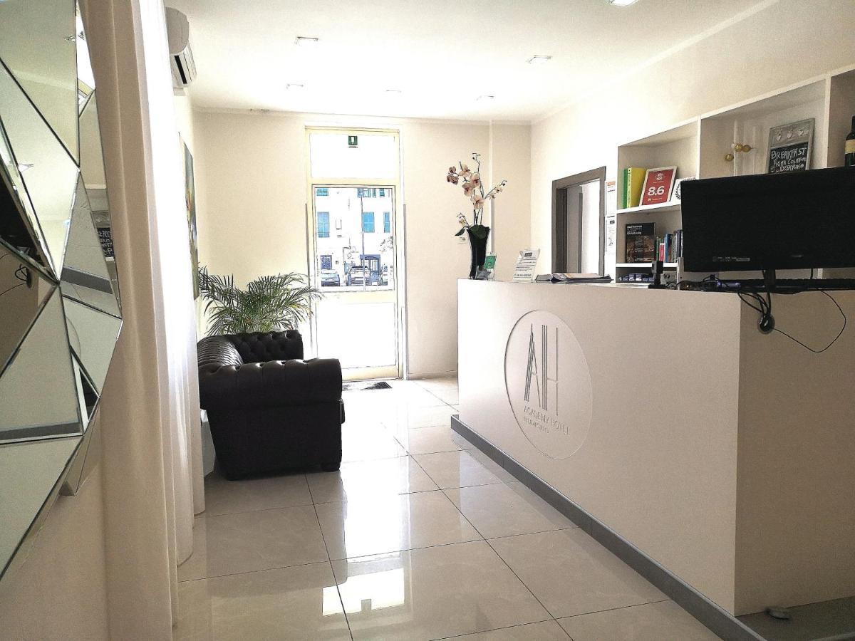 Hotel Academy 3*