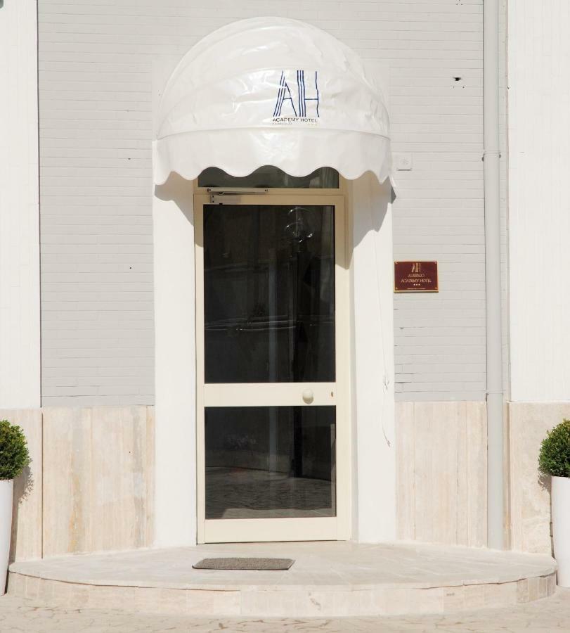 Academy Hotel 3*