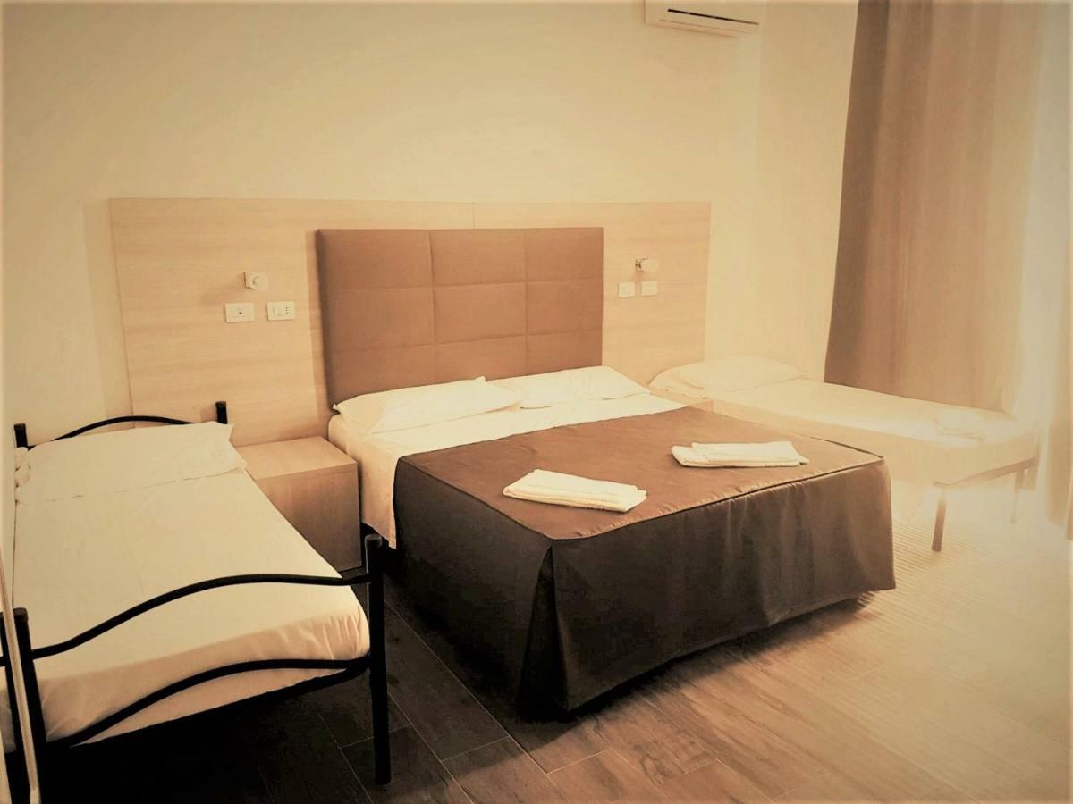 Academy Hotel 3*